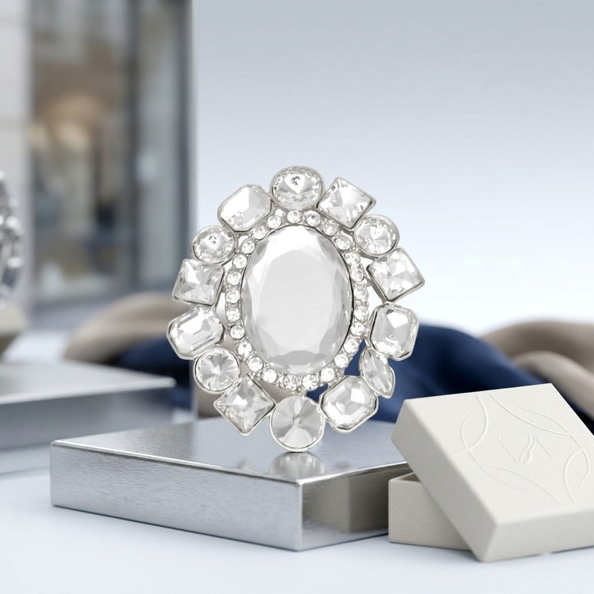 Oval Brooch Silver and Clear Glass Brilliant Pin